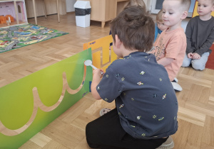 Prowadzenie łyżki po śladzie