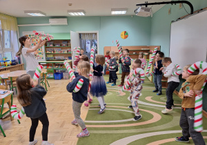 Zajęcia taneczno – rozwojowe Roar Dance.