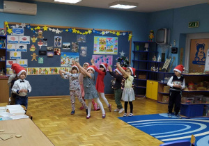 Dzieci podczas tańca na warsztatach