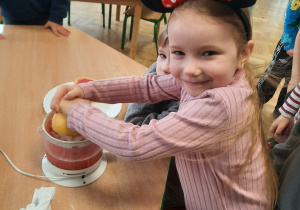 zajęcia z planu,, Profesor Animka na tropie zaginionych składników odżywczych" poznajemy grejpfruta