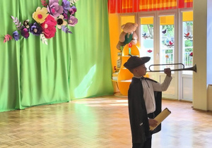 Dzień Rodziny - chłopiec w roli trębacza