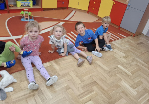 Dzieci uczą się czekania na swoją kolej