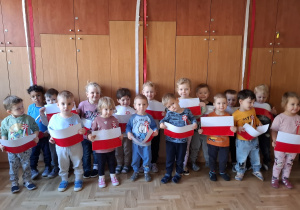 Dzieci podczas obchodów 11 listopada