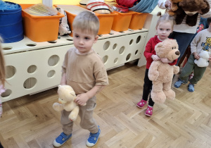 Zabawy z Pluszowym Misiem