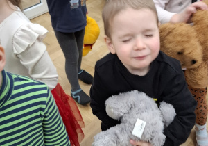 Zabawy muzyczno- ruchowe