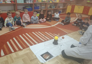 Zajęcia Labo Odkrywcy i układ słoneczny