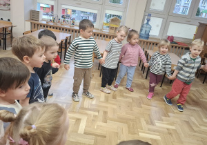Dzieci podczas zajęć