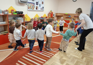 Dzieci podczas zajęć Roar Dance