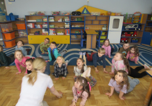 Dzieci podczas zajęć Roar Dance.