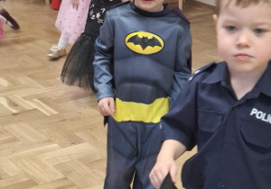 Dzieci podczas wspólnych zabaw