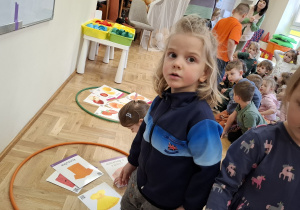 Chłopiec podczas zajęć matematycznych